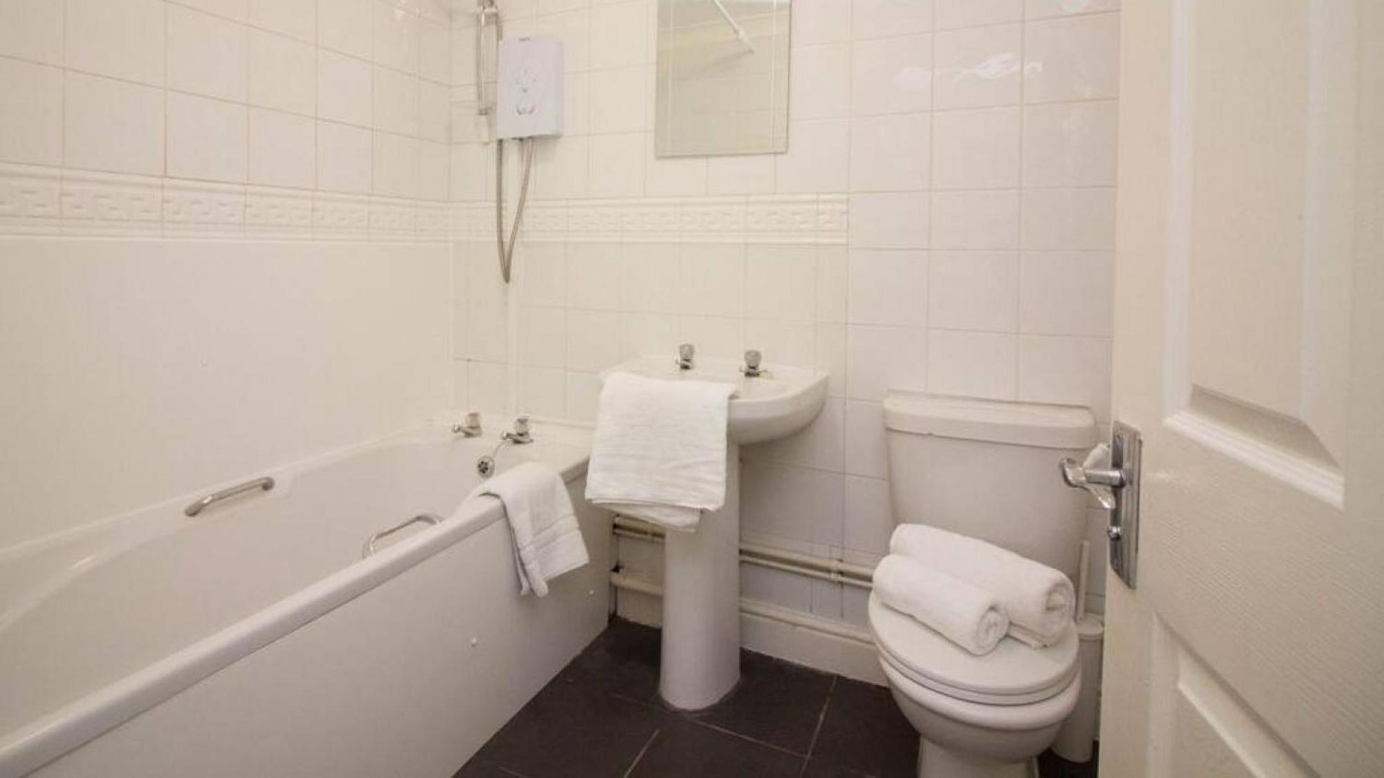 Stayzo Penthouse 1- Premier Apartment *