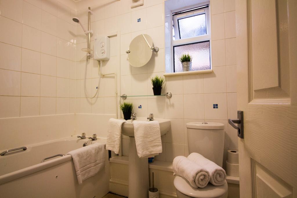 Stayzo Penthouse 1- Premier Apartment Southampton