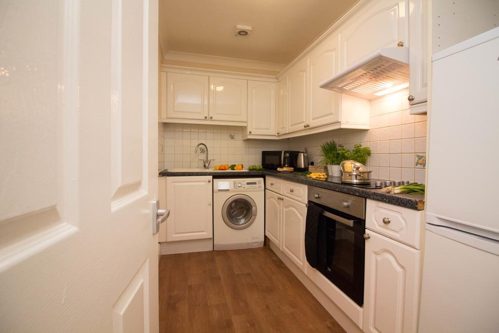 Stayzo Penthouse 1- Premier Apartment Southampton