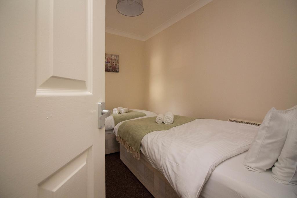 Stayzo Penthouse 1- Premier Apartment Southampton